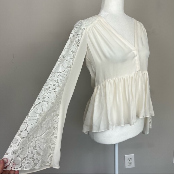 NWT ELIZABETH AND JAMES LIJA LACE SILK V NECK BLOUSE SIZE XS IN IVORY - Picture 5 of 16